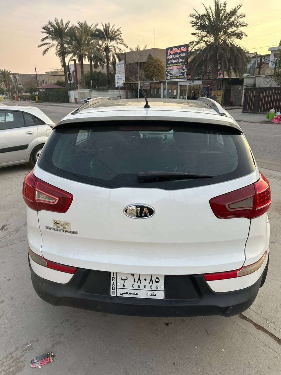 سبورتج 2012 خليجي
@140$
السياره فول 
بصمه بانوراما تحكم 
بيه صبغ جوه قبغ بانزين 
ماشية 213 كم 
( المكينة مفتوحة ) 
مكان سياره بغداد العامرية 
رقم ***********
