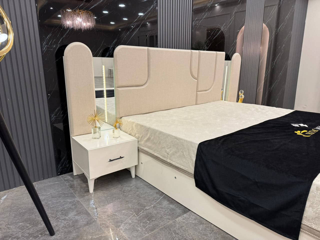 *موديل    سفير      المودرن*
*7 قطع*.    *كنتور مع الملحق 3م*

*2- برغي وچوي حديد*
  
*سرير مخزن جك*

*5- شغل درجه اولى*

توصيل بغداد مجانا 
اطراف ٢٠ الف 
محافظات ١٠٠ الف
#عراقچی #بيع #غرف


**إذا كنت صاحب هذا الإعلان وتريد حذفه لأي سبب، رجاءا أرسل رسالة إلى الدعم الفني**