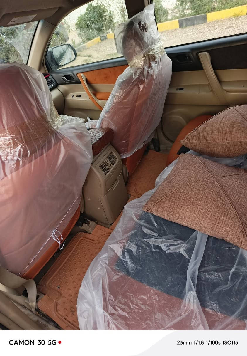 سلام عليكم من رخصه الادمن تويوتا هايلندر موديل ٢٠٠٨ بسمي رقم انلكيزي جديد كير محرك تبريد قطعتين ٧ راكب حادث جاملغ لايسر الامامي سعر ١٢٠ بيها مجال او مراوس حسب قناعه مكاني تاجي سبع البور  اخوان كاتب كل تفاصيلها ‏‪***********‬‏ بي واتساب
