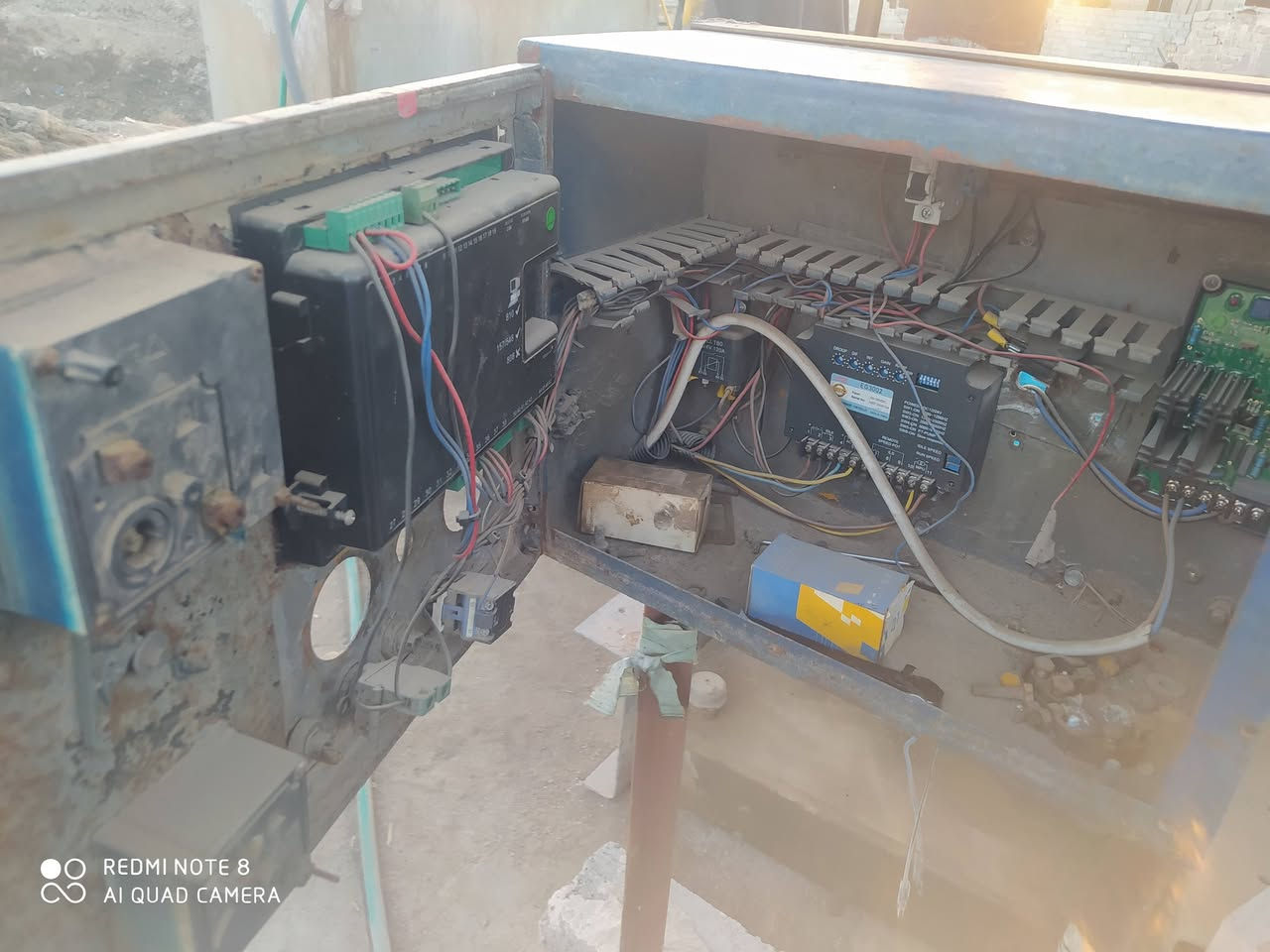 سلام عليكم. البي للبيع 10بستم راس توليد 250كيفي استوني شاده  محرك عله شرط  اتحمله وتفحص وشيله  مكاني نجف  *********** واتساب فقط او فيس مازنجر موجود سعره 37
