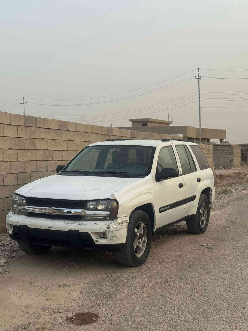 السلام عليكم 
بلايزر مزاد الداخلية 2005 مكينه وكير بلادي مال كصه تبريد ثلج تدفئه شغاله السياره كلها شغاله ضفيره بلاديه مابيها ولا جطل دواخل نضيفه مابيها كسر تايرات نص عمر مال جكساره السياره بدون ضربه بدون معجون فقط شبر بالهلال الخلفي تحتاج صبغ عام وتكعد عروس السياره على ايدي صار سنتين ماشفت بيها عطل من فضل الله 
مكاني صلاح الدين العلم 
السعر 52 وبيها مجال للطيبين 
***********
