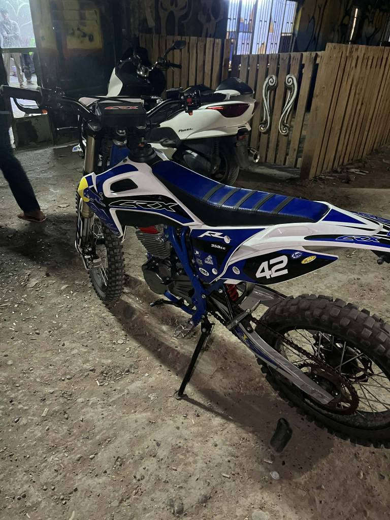 قفاز كاويار 
موديل 2025 👍
حجم المحرك 350 💪
دراجه جديده بمعنى الكلمه ✨
سعره 1650 👌
عنوان زعفرانيه 🇮🇶
استفسار ***********
ملاحظه /  اخوان ترى هاذه سعر مال مكينه 250 لاكن بسبب الضروف جاي ابيع بهج سعر فا من طب اتعامل خلي الله بين لعيونك لاتكسر بحلال  العالم بغداد, العراق
