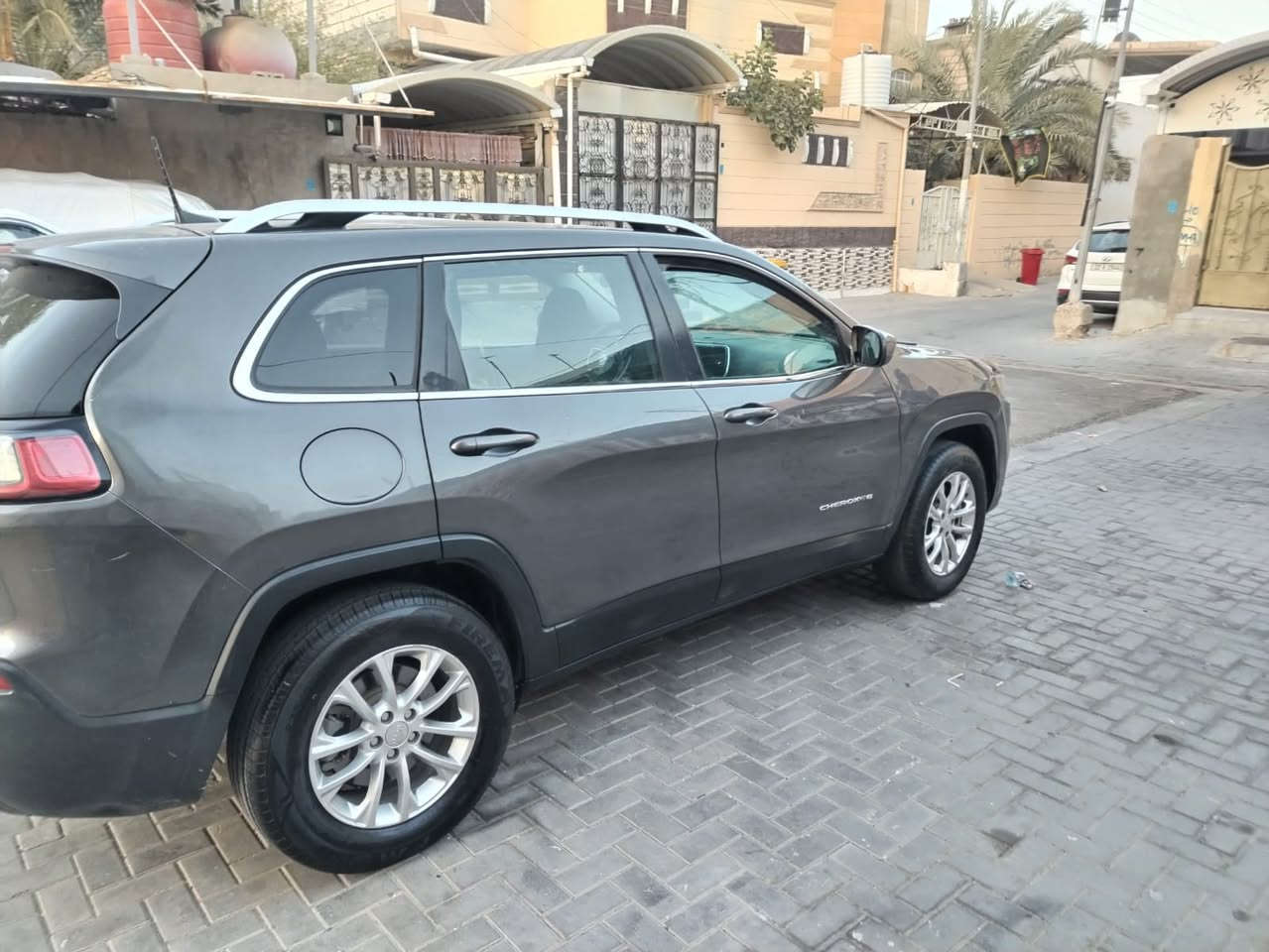 جيب شروكي ٢٠١٩ وارد كندي السياره كفاله عامه ماعدا صبغ شبر لاضربه ولاتبديل مكينه ٢٤٠٠ مكفوله كير حداده كله مكفول جاهزه من كلشي رقم بصره سونار موجود للاستفسار *********** بصره السعر ١١٢
