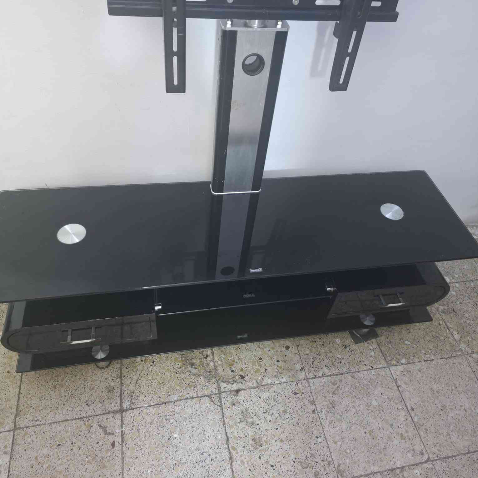 ميز ابلازمه للبيع التواصل***********
