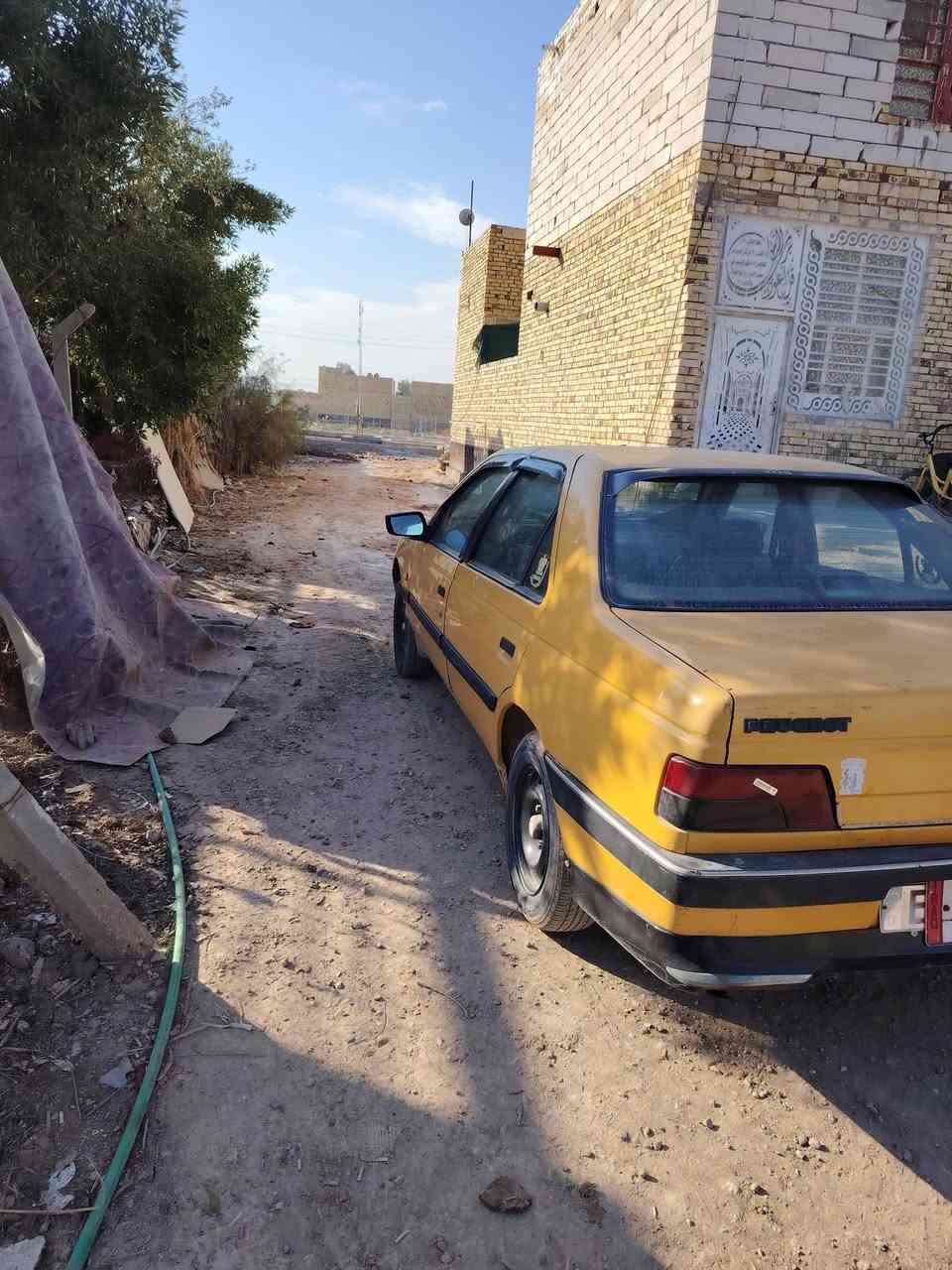 السلام عليكم
سياره بيجو ٤٠٥ فرنسي سياره حلوه مكفوله من الضربه عوزه بس ادامه حداديه جاهزه مكينه جاهزه لا تنقيص لا تبخير تخم تاير باتري جديد دوشمه جديده السعر ٢٨ بيه مجال قليل او مراوس بسياره خصوصي مكان السياره الديوانيه المركز راعيه موجود اكعدك وياه الاتصال *********** موجود واتساب او خاص
