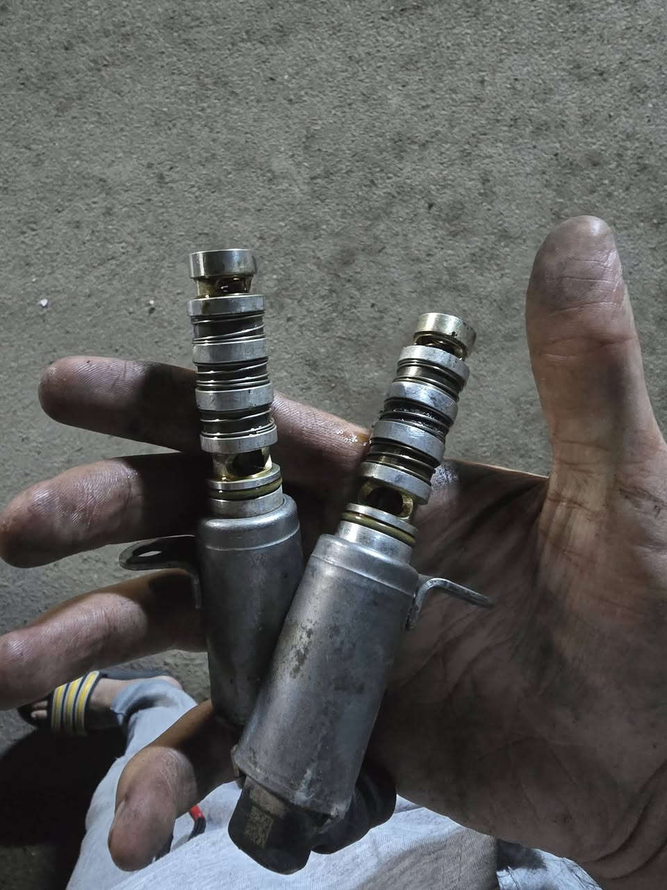 سلام عليكم
النترا من موديل ١٧ وفوك ويرهم فورتي 
للبيع مجموعة قطع سيارة مستعملة بحالة جيدة 🚗🔧
باسعار مناسبه

القطع المتوفرة:

- اويل بم
- كور كامل
- مجاول تخم
- قبق ولفات
- كابريتر
- حساس VVT
- ولف حماوة كهربائي
- واتر بم
- دكشن بارد
- رولة تايم كيس

القطع بحالة جيدة ومفكوكة من سيارة.
الموقع: بغداد

للاستفسار راسلني خاص.


**إذا كنت صاحب هذا الإعلان وتريد حذفه لأي سبب، رجاءا أرسل رسالة إلى الدعم الفني**