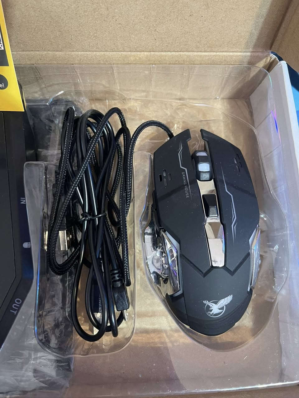 من رخصة الادمنية
كيبورد وماوس
السعر 17 الف شامل التوصيل


**إذا كنت صاحب هذا الإعلان وتريد حذفه لأي سبب، رجاءا أرسل رسالة إلى الدعم الفني**