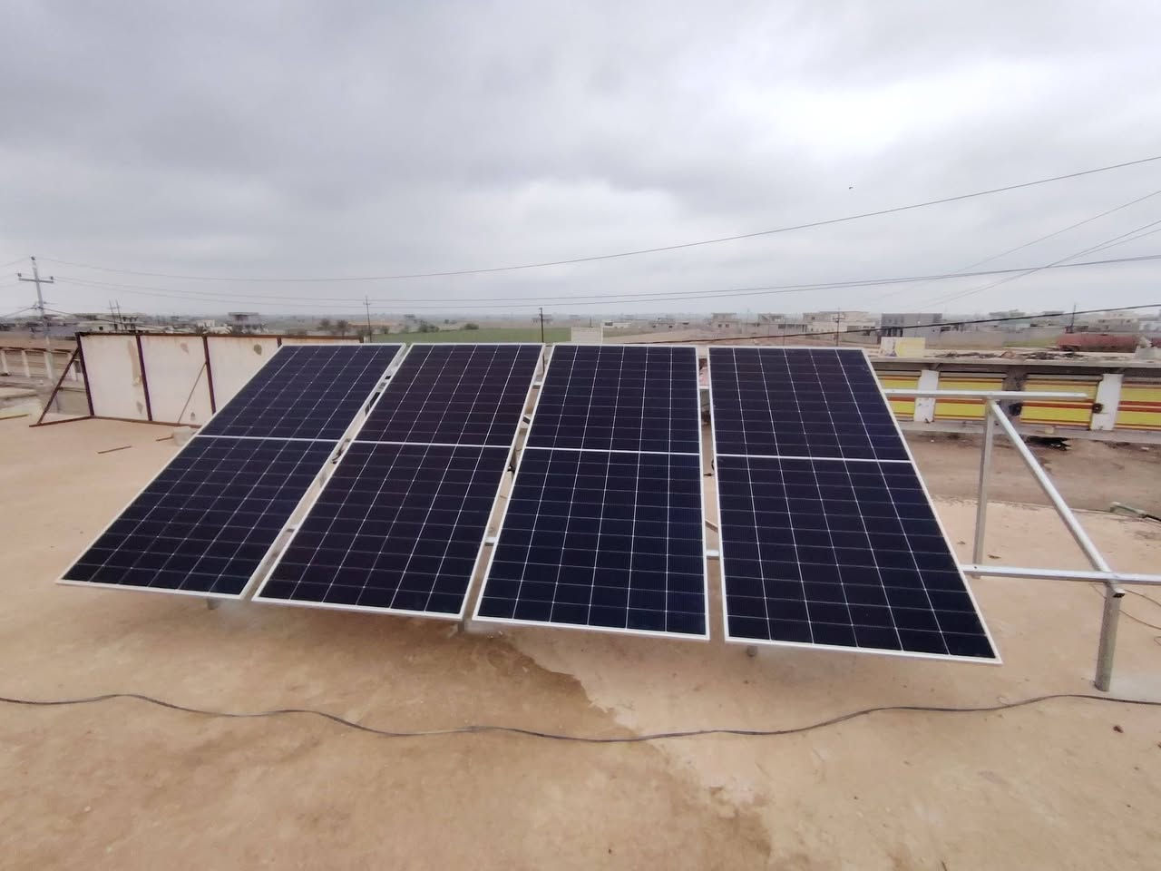 الحمد لله تم تنصيب منظومة الطاقة الشمسية 
 عدد 2
 في الحويجة قرية سته مبارك لاصحاب المنظومات 
 
  لمن يبحث عن الرُقي والتميز والجودة بنفس الوقت.
حيث  تجهز المنزل(8)  امبير نهاراً 
و (3) امبير ليلا بالتناوب مع الكهرباء الوطنية
تكونت منظومتنا من التفاصيل التاليه:_
_نوع الانفيرت SRNE 
حجم 3.6kw     ضمان سنة 
_ الواح طاقه شمسيه بقدرة 620w كل لوح ذات وجهين و ،16بازبار النوع الجديدبكفاءة عالية الجودة عدد  4 ضمان ١٥ سنة 

_ بطاريات عدد 2 نوع Okey ضمان  ١ سنة حقيقي 

_هياكل حديدية مغلونه ضد الصدأ لتثبيت الألواح الشمسية .
_ مجموعة التوصيلات MC4
_كيبلات DC سمك 25 ملم لربط البطاريات
كيبل DCسمك 4 ملم مخصصة لربط الالواح الشمسيه 
مباركه لأهلها شايفين كل خير
 
#شعارنا #ثقة #أمان #استفادة  

#بموقعنا #قرب ##الدفاع #المدني #في #الحويجة 

بادارة المهندس علي حسين 
 *********** 
.***********
#بطاريات #انفيرتر #بطاريات_ليثيوم #تنصيب#Marvel
