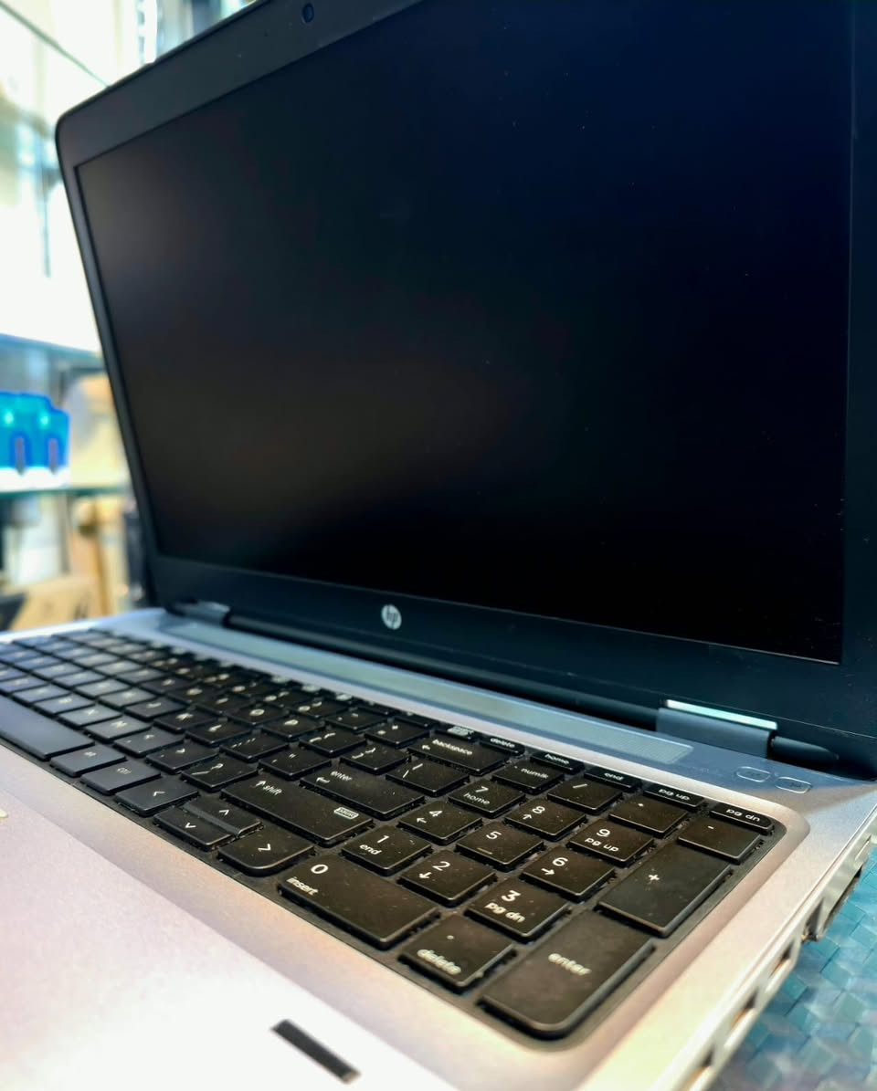 hp ProBook 650 G2
CPU : i7 6th
RAM : 8G
HARD : 256ssd
SCREEN : 15.6" FHD
GPU : intel
الملحقات : 
شاحنة اصلية + حقيبة و ماوس
العنوان :
 موصل - المجموعة الثقافية ـ قرب نفق الجامعة - مجمع الغانم
للتواصل : 
***********
***********
