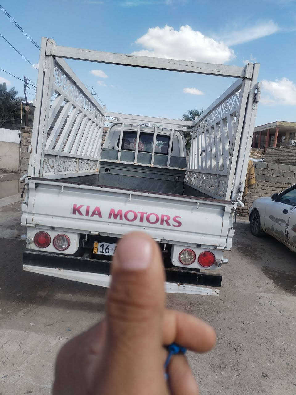 سلام وعليكم كياه فحل للبيع مديل 16رقم قادسيه بسمنه لسياره حلاوه لسعر قفل ١20 قفل   وهذه رقمي ***********
