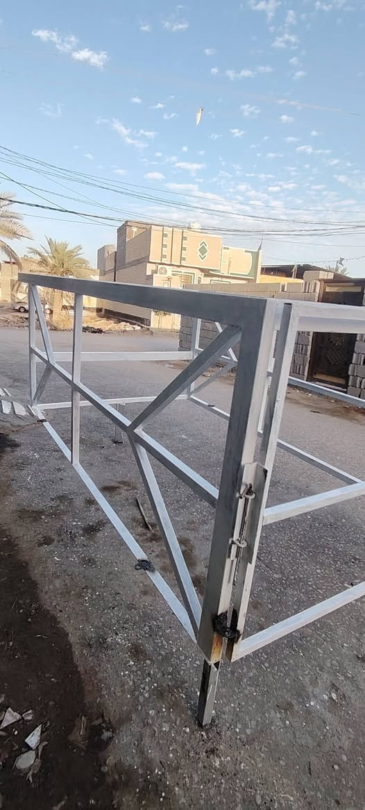 السلام عليكم متوفر محجرات تفصال حسب الطلب وباسعار مناسبه المكان كربلاء  الاستفسار الاتصال***********
