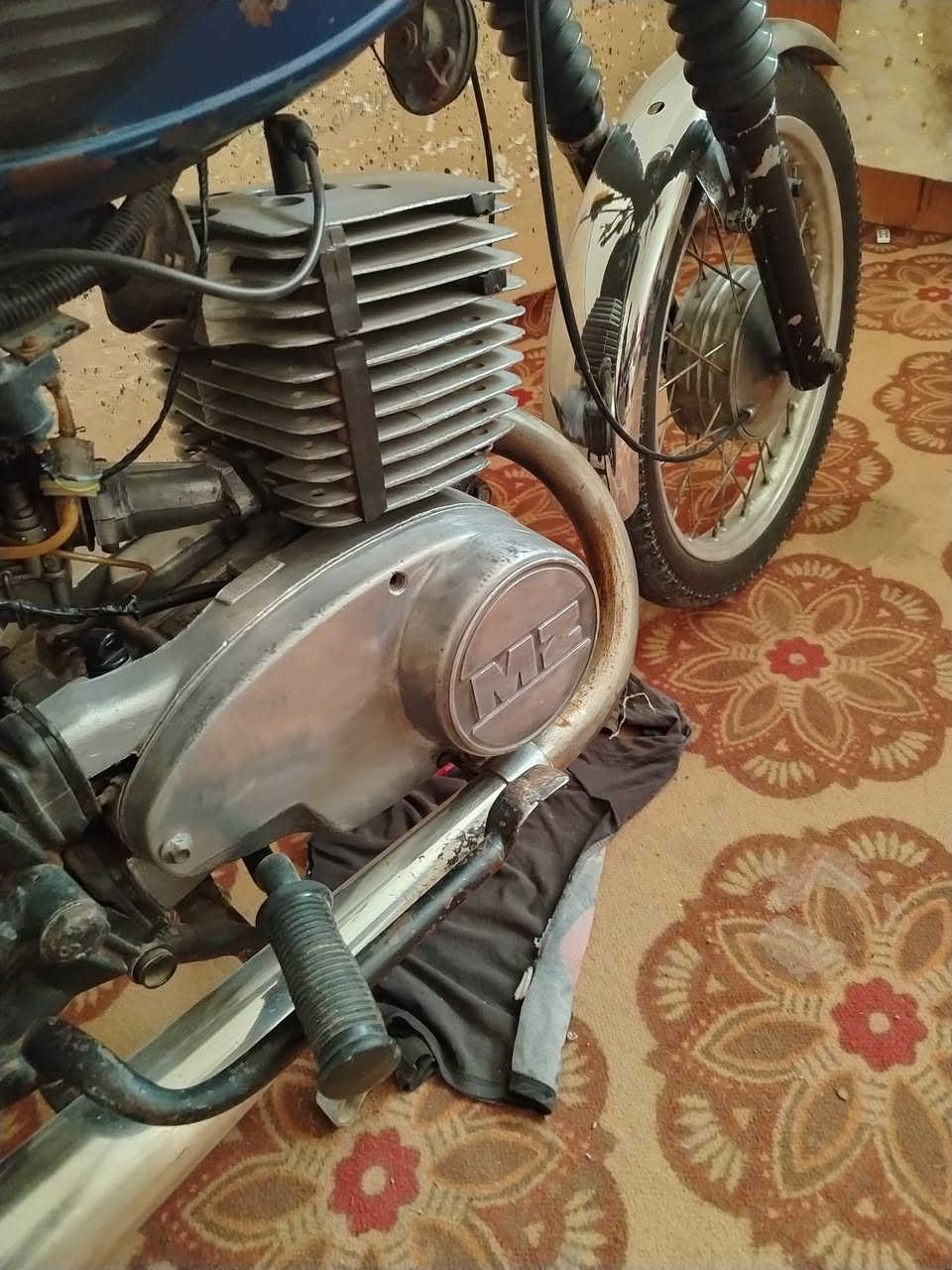 السلام عليكم موطور للبيع موطور نظيف مكينه حلوه خير من الله قطره لحيم ما ابي رقم  اصليات بدون راعي مكان بابل حله سعر خاص اتصل ***********
