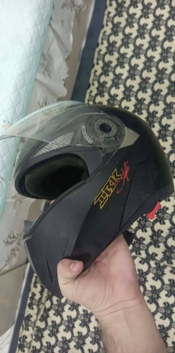 شباب خوذه مستخدمه للبيع مكان بغداد اكو توصيل اذا قريب علئ المنصور 35سعر ***********
