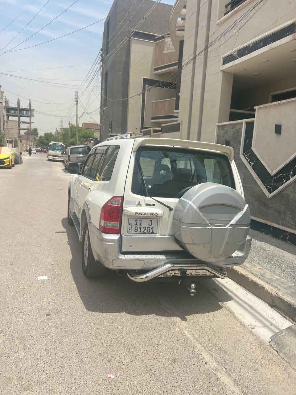 سلام عليكم شباب 
باجيرو للبيع سيارة نظيفة مال بيت 
فول مواصفات جاهزة من كلشي مابيها اي نقص 
متوازي ع البيع السعر 110وبيها مجال 
***********
بغداد البياع
