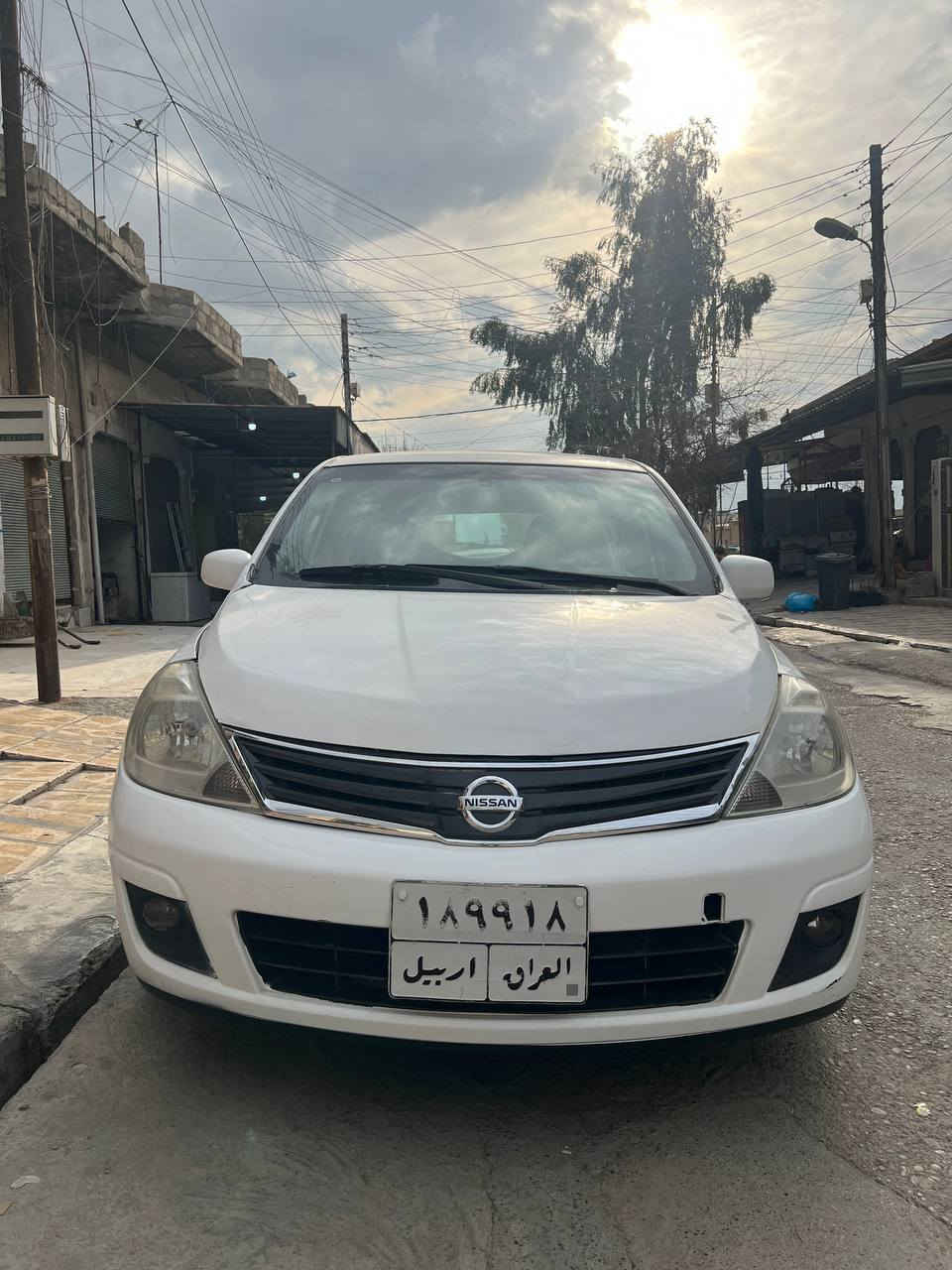 نيسان فيرسا ٢٠١٠ أمريكى
گير و مكينه تةقةو رةقة بةشرته بى كيشةيه
صبوغ عام چوار تايةى تازةيه
گير اتوماتيكه سعرى ٦٠$ وةرقه كةميك معامله
ژ م ***********
                                        ***********
                                        *********** أربيل, العراق
