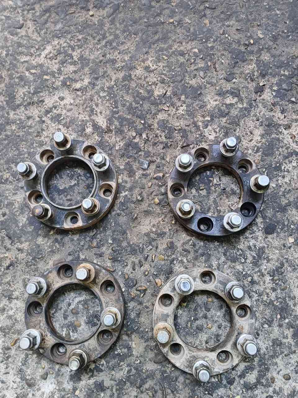 للبيع سبيسرات وغراض مستخدمه عله الشغل متواجد واتساب ***********
