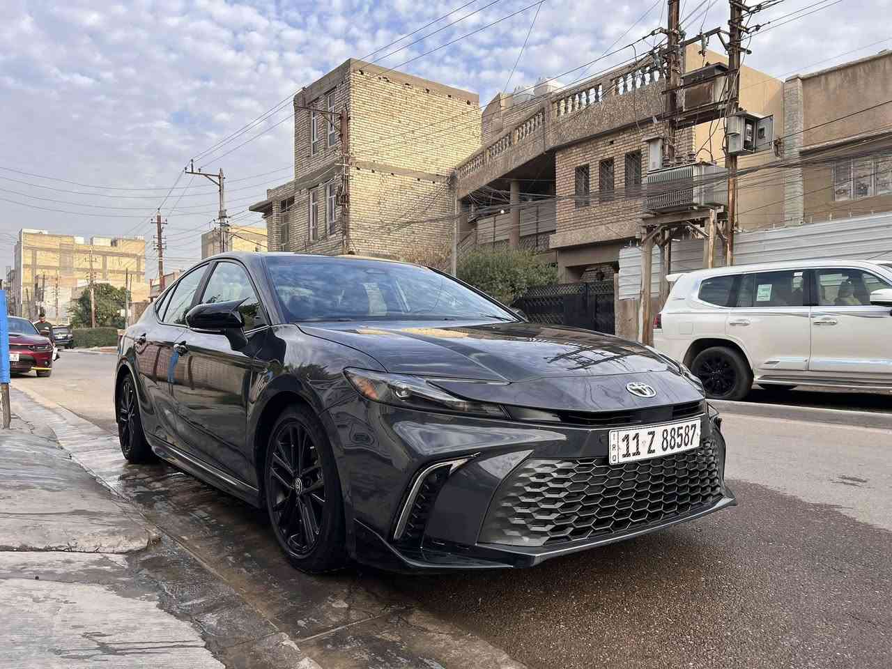 سلام عليكم كامري 2025 SE دخول جديد كامله بدون نقص رقم بغداد بسمي هايبرد بانزين فول السياره عدا الفتحه داخل جلد اسود وابيض كشن كهرباء رادار امامي جانبي نقطه عمياء هاند بريك بصمه مود درايف تبريد بيانو قطعتين تبريد تحكمات فول شفتات ستيرن شاشه ديجيتال السياه بيه قطعتين صبغ بدون دواخل السعر 218$ وبيه مجال بسيط مكان السياره المنصور 
‭0771 429 3525‬
