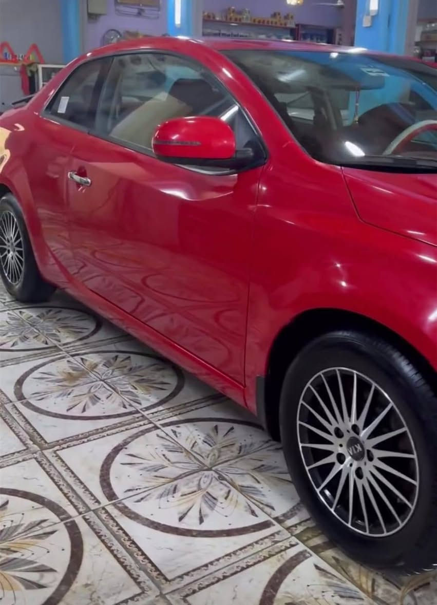 السلام عليكم سيراتو كوبي تك باب سعرها 90 ورقه وبيها مجال  موديل 12 هزه جديد سنويه ل 2027 مكفوله كفاله عامه ايدامه جديده حداديه امامي خلفي جديد سياره مناقصها شي فول مواصفات فتحه بصمه تحكم شفط مري حساس خلفي
عنوان الديوانيه /***********
