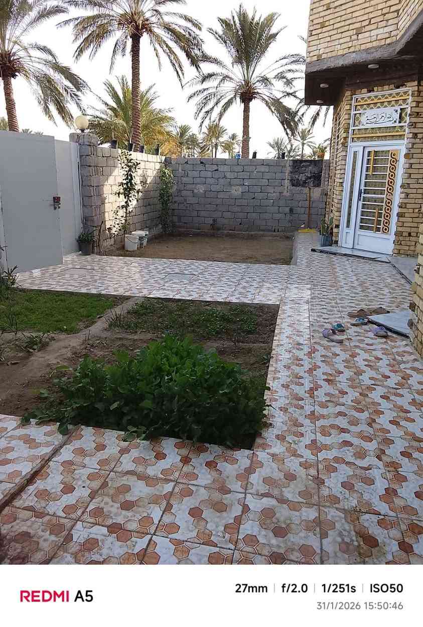 سلام عليكم اخوان اول شي مكلف بل نشر 
هاذه بيت للبيع مساحه 250 يحتوي عل غرفتين 
صالتين مجمع صحيات داخلي مطبخ ستقبال صحيات خارجيه ضافات مخزن الحله الحمزه الغربي منطقت علاك كهرباء مولد سحب ماي ساله كلشي متوفر واصل للبيت استفسار عل هاذه رقم 
***********
***********
