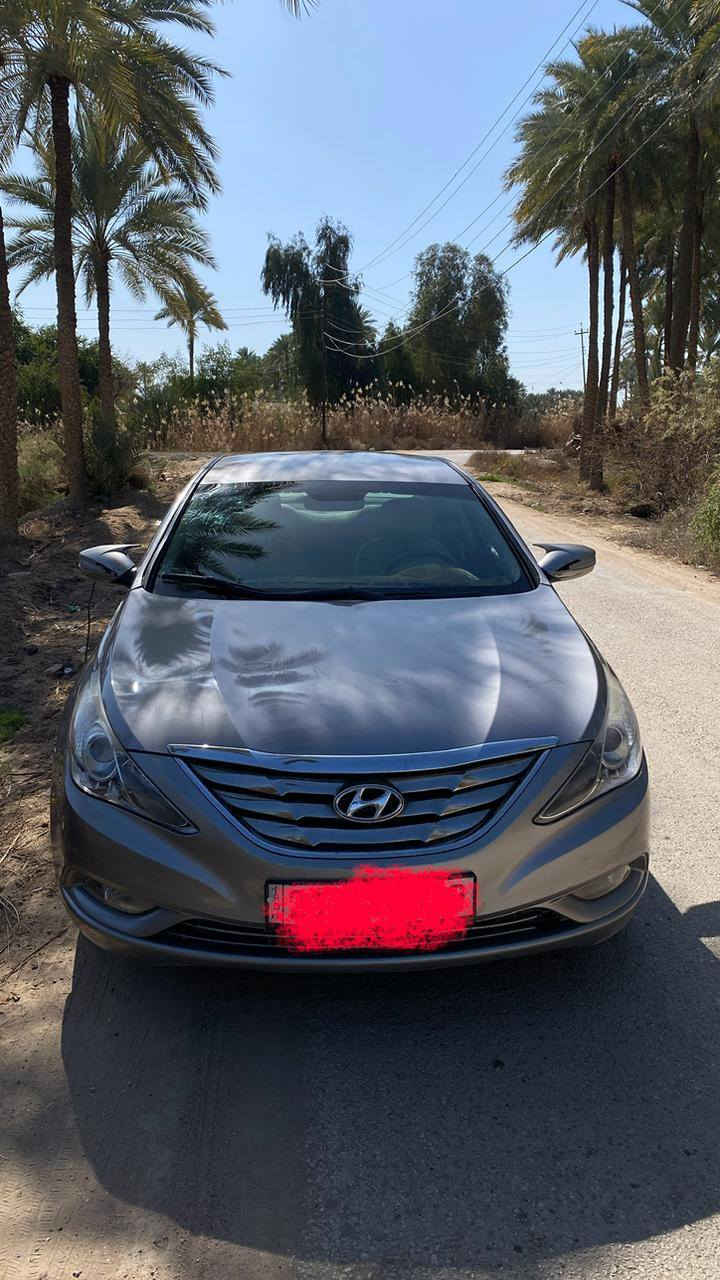 سلام عليكم سوناتا موديل 14 كصه جنطه متومه رقم وسنويه مطابق لشاصي فول مواصفات ماعدا الفتحه السياره بانزين مكينه 2000دووش العنوان كربلاء السعر 52وبيها مجال قليل ***********
