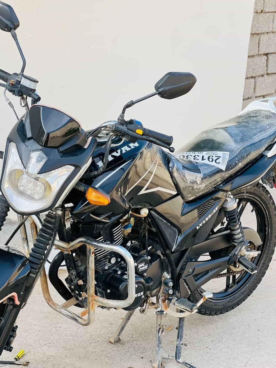 ماطور ليفان2020 للبيع اخو الجديد ويه منفيس دبل بصمه دبل سويج محرك ممفتوح  شرط لا تبخير ولا صرف شرط تشغل وتمشي السعر850 وبي مجال
