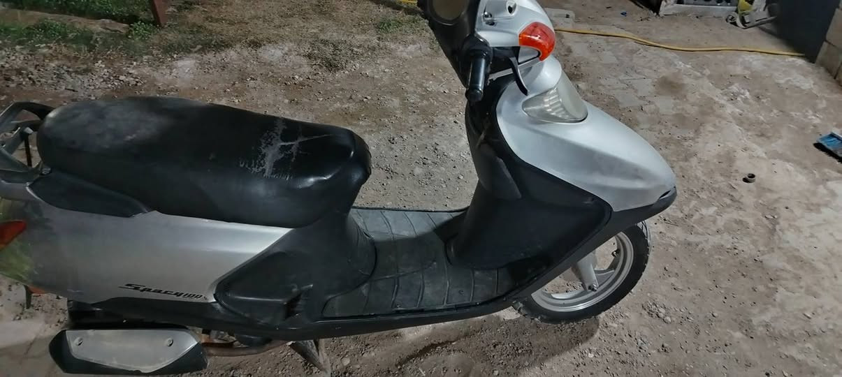 دراجة سبيسي ماليزي
موديل 2021

كهربائيات من 

دبل اشاره 

هورن +لايت امامي +لايت خلفي شغال 
خير من الله مكينه نظيفه سعر خاص شراي يتصل ***********
