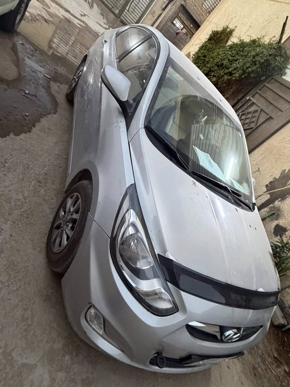 اكسنت مديل ٢٠١٥  محرك ١٤٠٠ خليجي  جاهزة من كلشي  فقط بيها هذي الطخة بالبنيد واكو صوت بالكير ما ادري اعتقد بالكير السيارة تمشي وكلشي ما بيها  السيارة لا مغسوله ولا شي كلش حلوه ونضيفة 

السعر 94 وبيها مجال 

مكلف بالنشر 
المكان كربلاء شارع الوائلي 
***********
