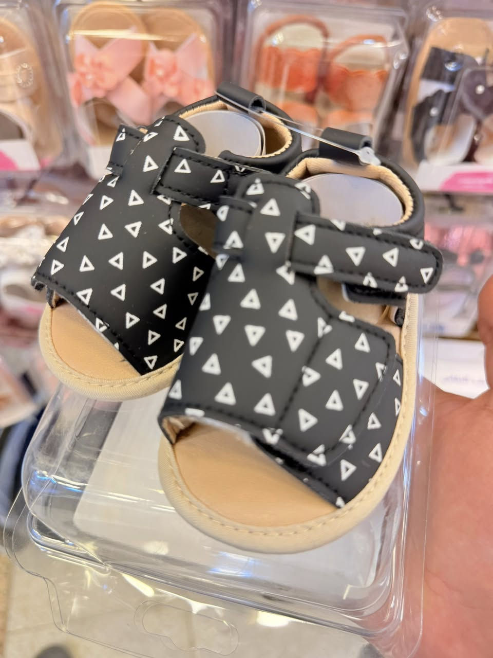 #وصلنا_حديثاً😍 
            موسم الصيفي
 على بركه الله #افتتاح موسم الصيفي
#وفرنالكم احذيه ولادي شغل فول نزاكه جديد يمنه وبس
قياسات 11—12—13 من 3 شهور الى سنه وشهرين
#تشكيله_رائعه من الموديلات والالوان ❤️
العنوان ميسان شارع التربيه #فرع شاكر الهاشمي
مقابيل معرض بوتيك الاحذيه 
متوفر خدمه توصيل داخل #محافظه 
التواصل واتساب ***********
التواصل انستكرام zer1.b1
