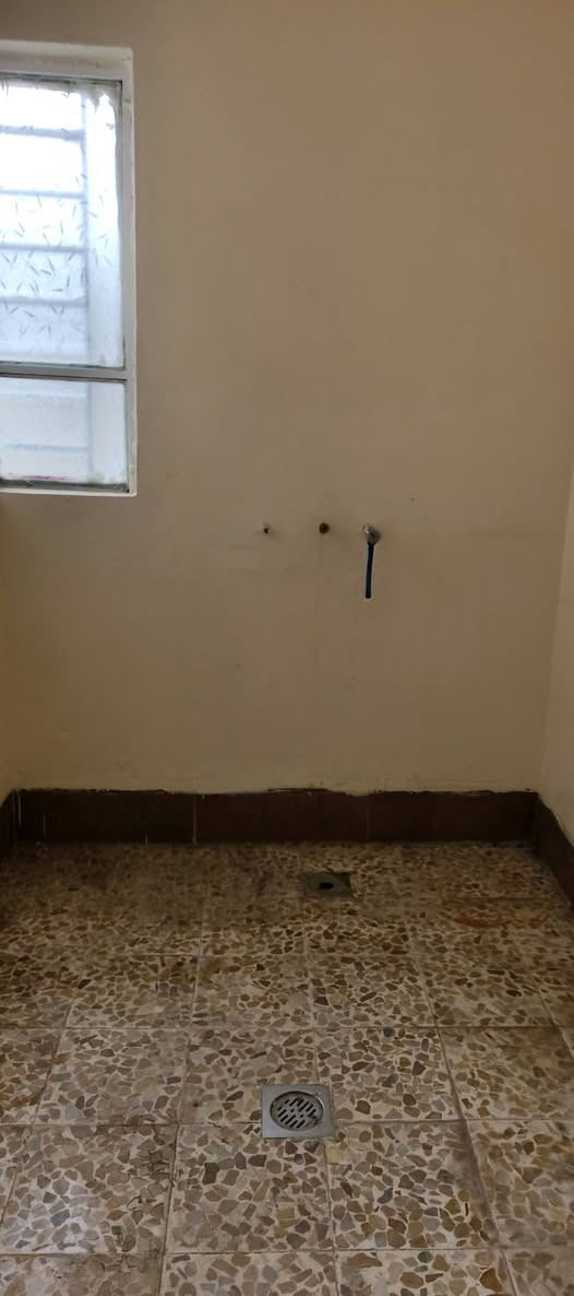 بيت اللايجار مساحه 100 متر يحتوئ علئ غرفه نوم واحده ستقبال وهول ومطبخ وحمام  خدمات مي وكهرب وشارع موقع حي السماح الثانيه يم ملعب السماح 
السعر 200 الف 
اللستفسار ***********
