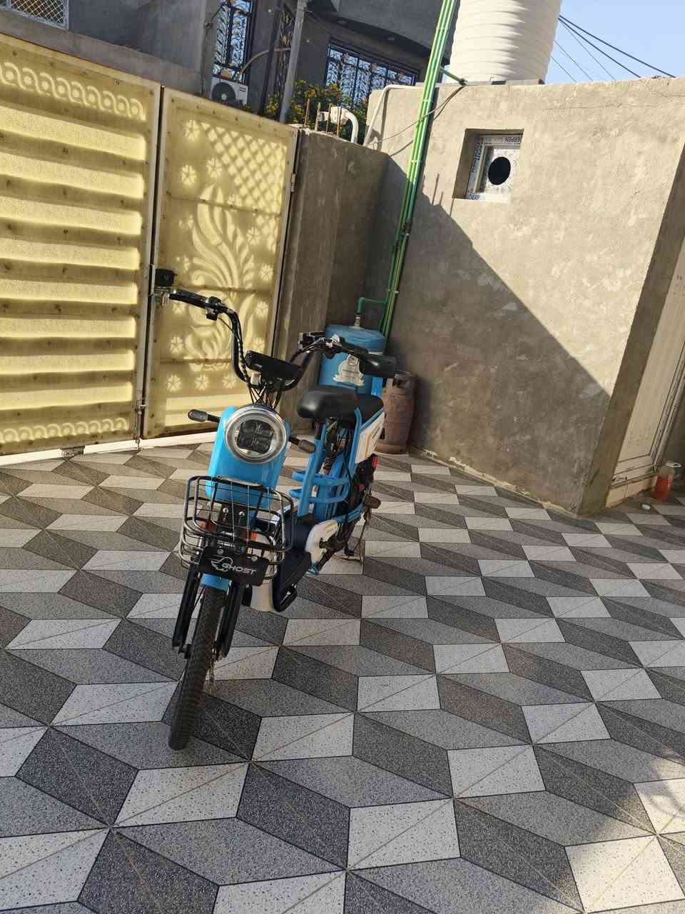 دراجه نظيفه استخدام اسبوعين كل شي شغال 
بطاريات خمسه المكان بابل مركز السعر 350وبيه 
مجال ‏‪***********‬‏
