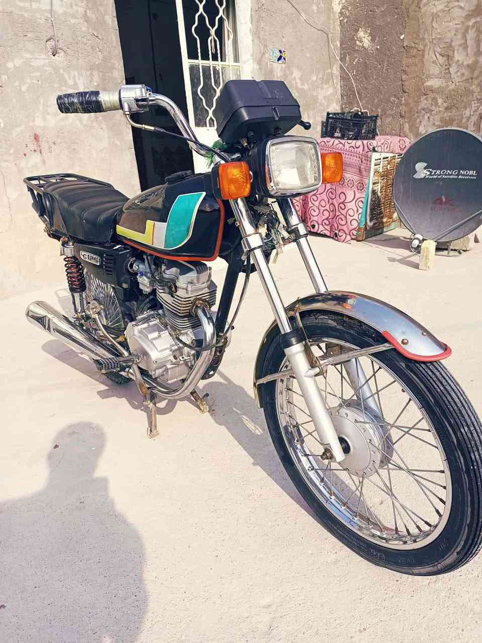 ***********سلام عليكم نامه للبيع صولي مديل 21 غراض كله  تخم تاير وره وكدام جدد دبلات وره وكدام جدد تخم ويل وره وكدام جدد كله جدد كهربائيات لسعر 450وبيه مجال مستعجل
