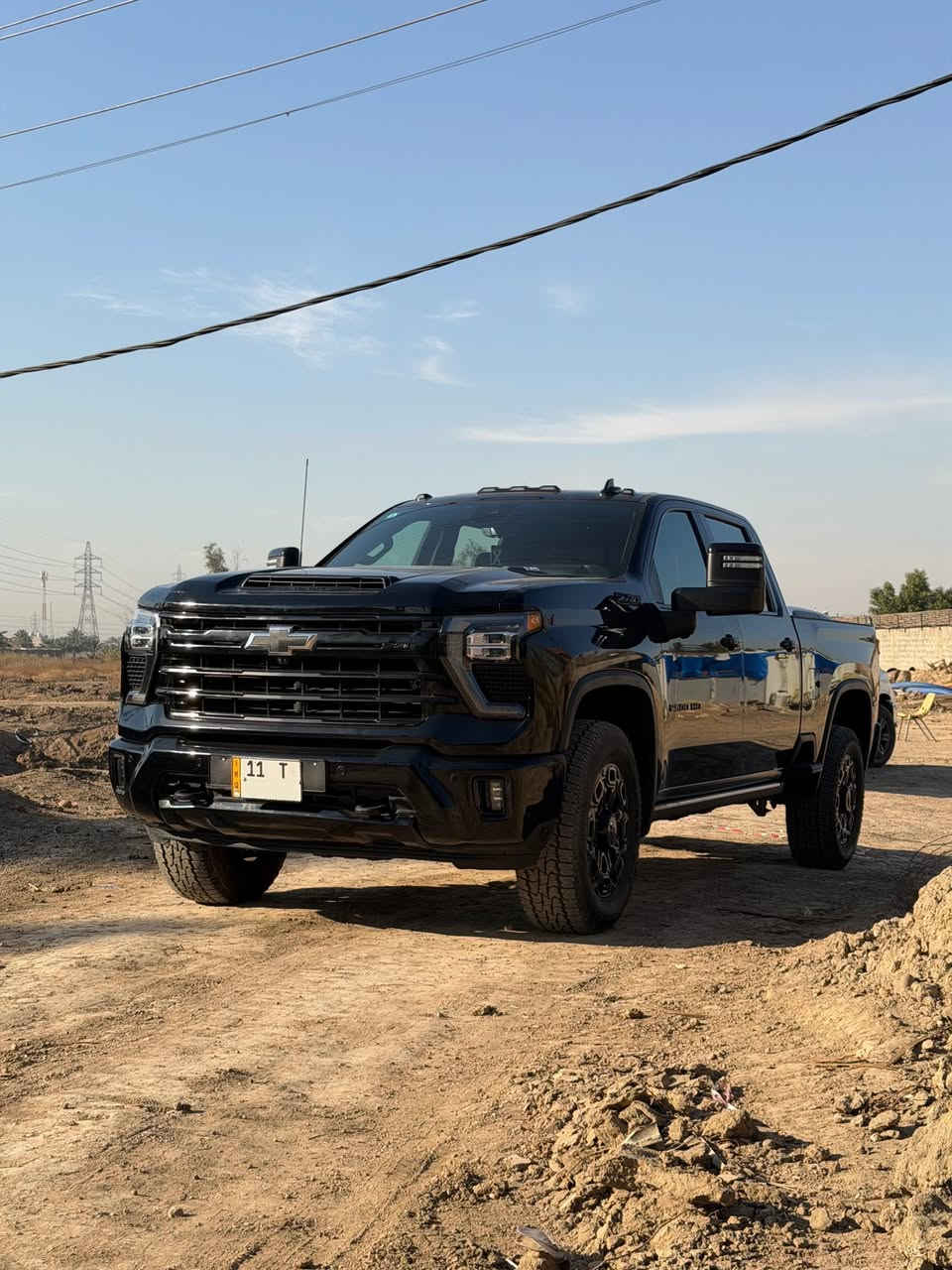 سلفرادو 2024 حجم 2500hd z71 ltz نسخه خاصه الشكل الجديد محرك 8 سلندر 6600تربو ديزل
سلفرادو  مواصفات خاصه من الشركه طلب خاص استيراد خليجي 
ماشيه 22 الف كيلو  لون اسود رقم بغداد هزه وسنويه جديده باسمي 
مواصفات 14 كامره 
اناره محيطيه 
دواسات كهرباء 
لايتات ترحيبيه امامي وخلفي 
نظام تعليق FOX 
تايرات جبلي جديد تخم 
ويل high gloss 20 من الشركه تخم
داتا شو بالجامه الاماميه 
مرايه وسطيه شاشه كامره 
كشنات تدفئه تبريد كل الكشنات والستيرن 
دخول ذكي اناره z71 محيطيه 
مري جانبيه ذكيه تطول وتقصر 
كامرات محيطيه ورادارت تحديد سرعه وتحذير تظهر بالداتا 
شاشات دجتل بالكامل 
داخل السياره 3 الوان بيجي واسود وعنابي 
سماعات bose 
فتحه سقف وفتحه جامه خلفيه 
باب البدي اوتوماتيك تنفتح وتنسد دكمه 
كير تعليك  10 نمر 
محرك السياره 6600 تربو 8 سلندر كاز نظام الادبلو يعني بدون دخان وريحه 
بيهه قطعتين صبغ 
مكاني بغداد المنصور 
للاستفسار واتساب موجود فقط او ماسنجر 
***********
بيع  
سعر السياره على الخاص او واتساب 
باقي التفاصيل موجوده بالفديو بالمنشور
