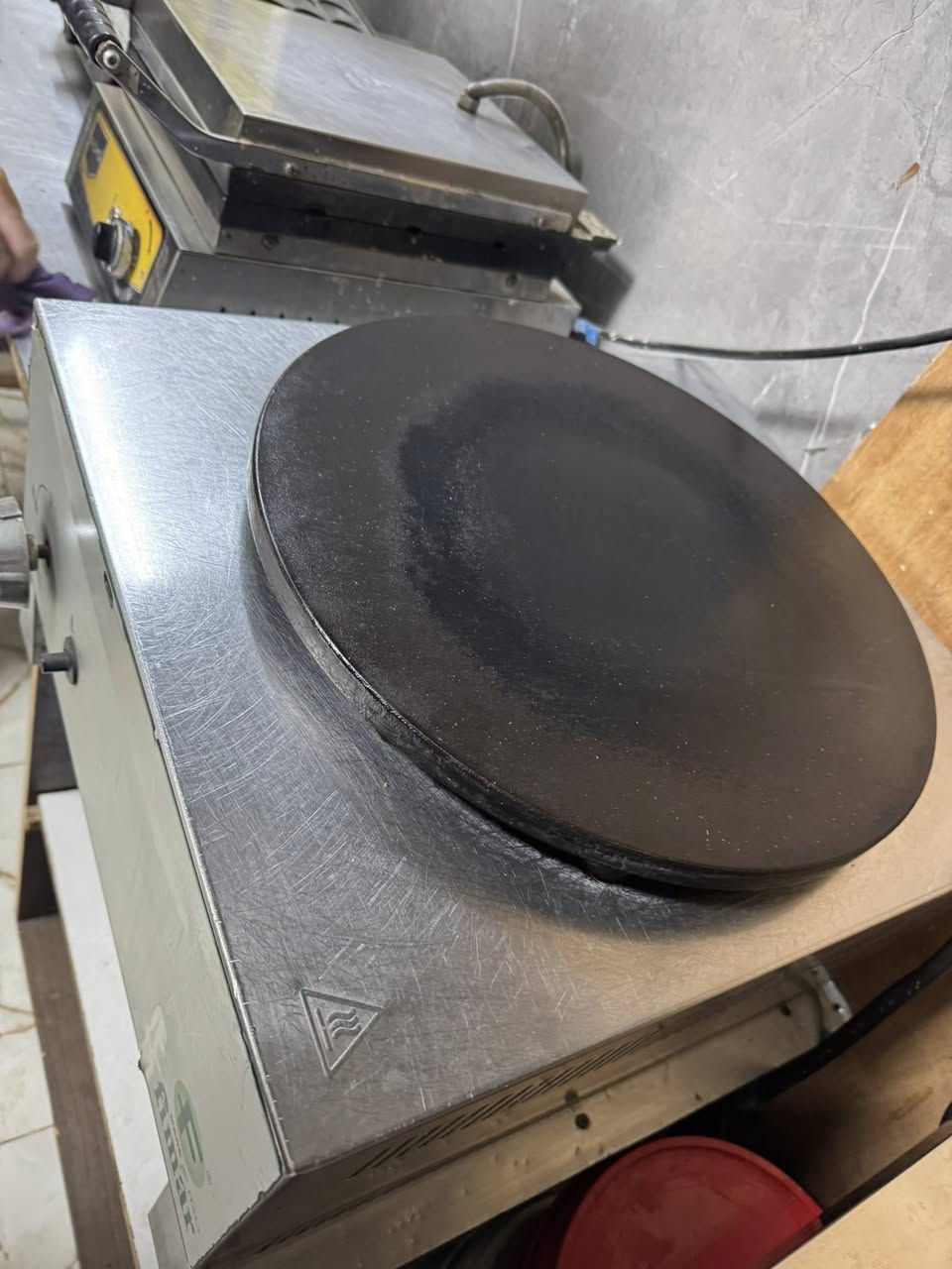 اجهزه للبيع
فرن

جهاز كريب 

جهاز وافل 

جهاز بانكيك 

جهاز لقيمات ودونات

واكو مجمده بطح بس ممصورها نضيفه جداً

للتواصل خاص او ***********
