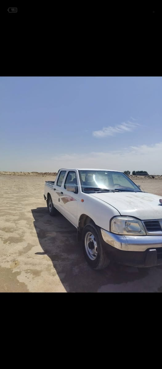 السلام عليكم للبيع نيسان 2014 
للاستفسار على رقم (***********)
