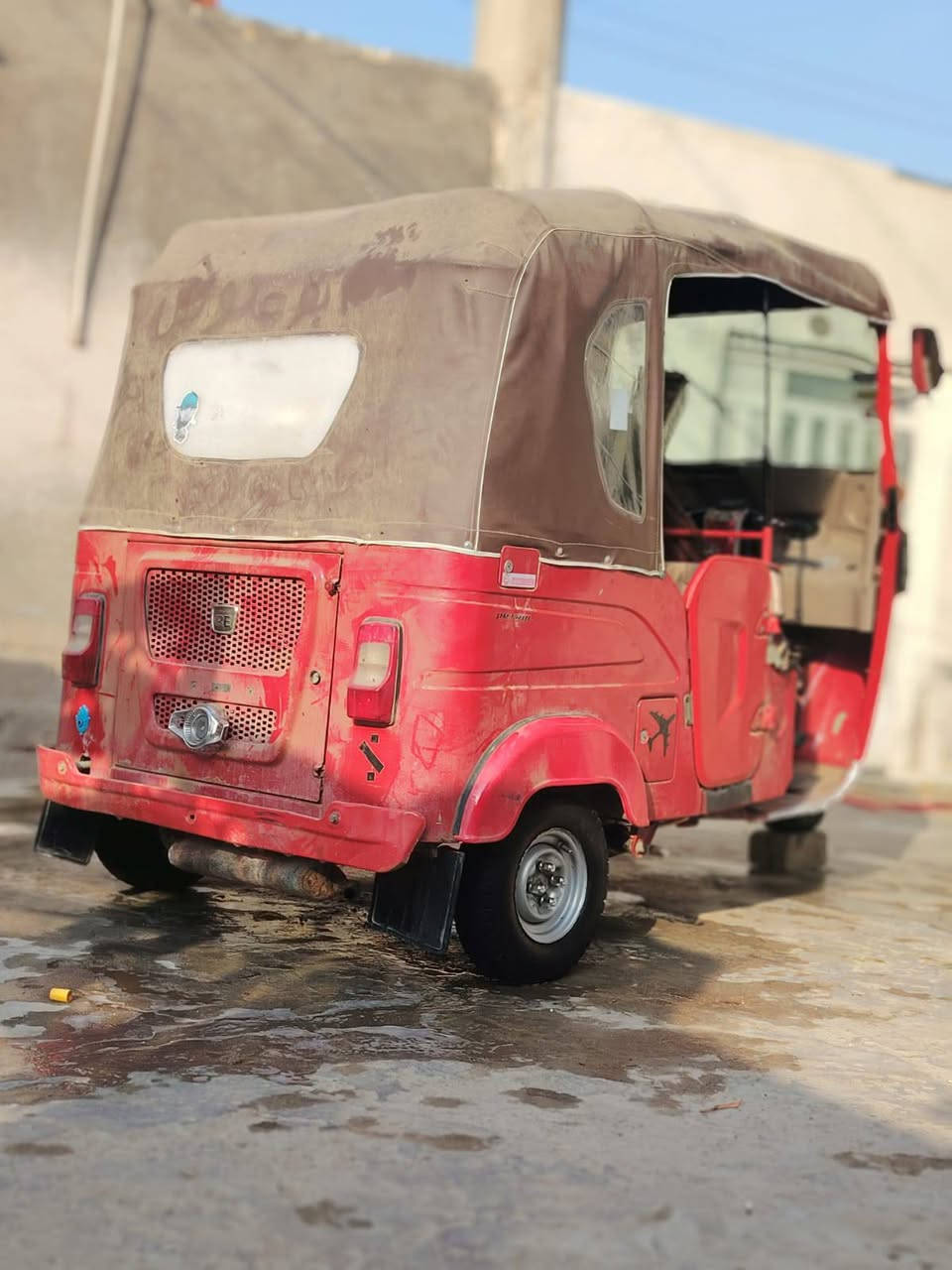 السلام عليكم شباب تكتك للبيع موديل 22 شهر الثاني او الثالث رقمه سنويه ***********
