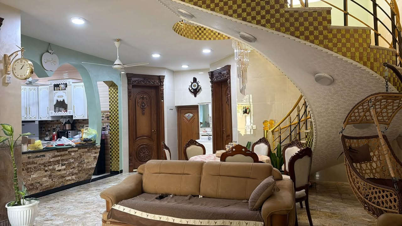 دار للبيع 200م سند مستقل
بناء حديث وسعر مناسب
الغزاليه قرب جامع المهاجرين 
بدزاين حديث وكوالتي عالي 
يتكون من 5 غرف نوم واستقبال وهول و3 صحيات  ومطبخ حار وبارد 
للاستفسار الاتصال ع الأرقام التاليه 
***********
***********
***********
