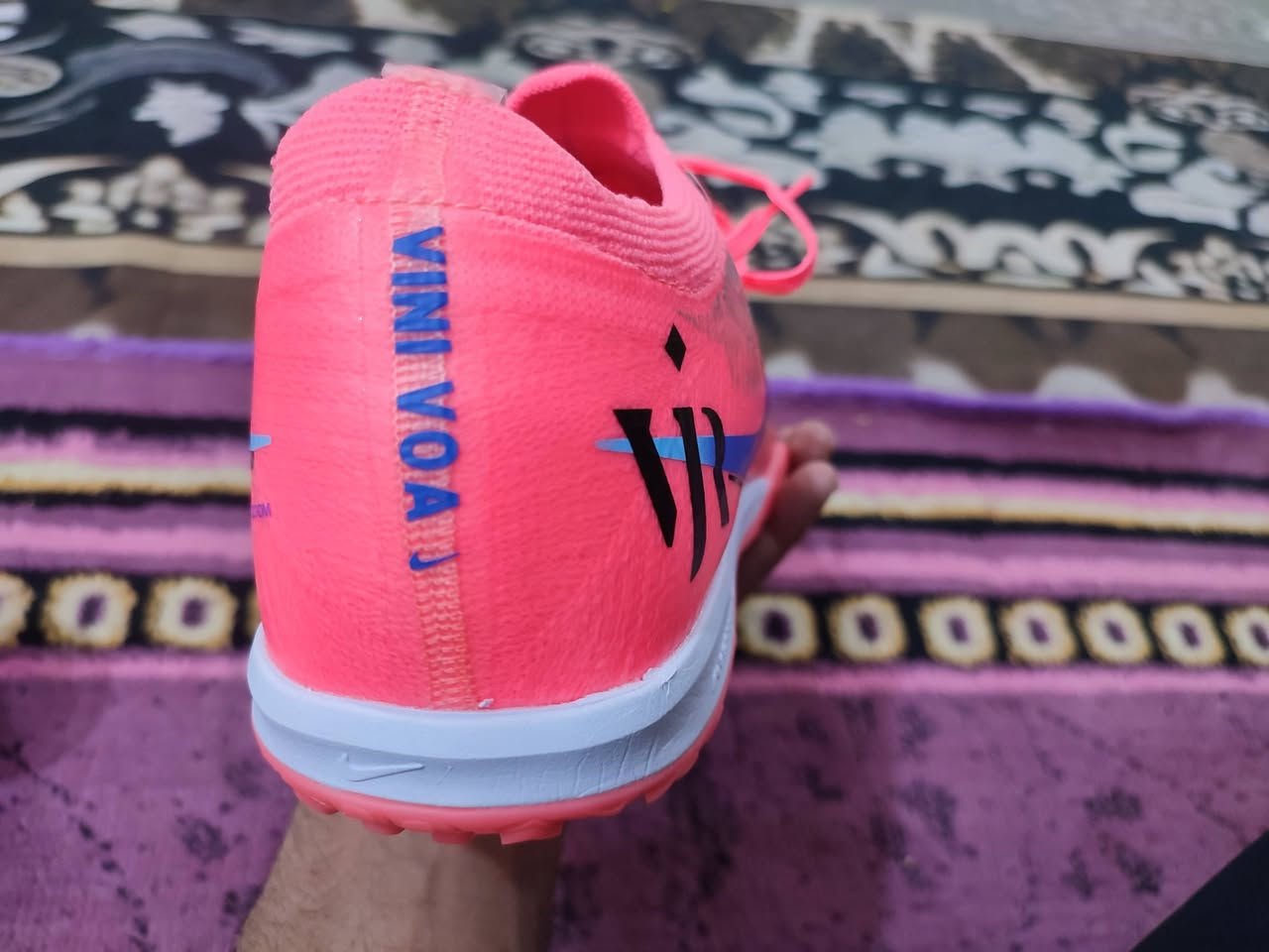 اير زوم فيتنامي قياس 43 
سعر 40 مع التوصيل


**إذا كنت صاحب هذا الإعلان وتريد حذفه لأي سبب، رجاءا أرسل رسالة إلى الدعم الفني**