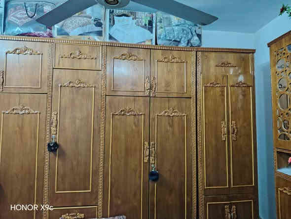 السلام عليكم غرفه اخشاب عرقيه جديده للبيع السعر مليون  50) وبيه مجال شي قليل التواصل  علا خاص  *********** هاذا  الرقم
