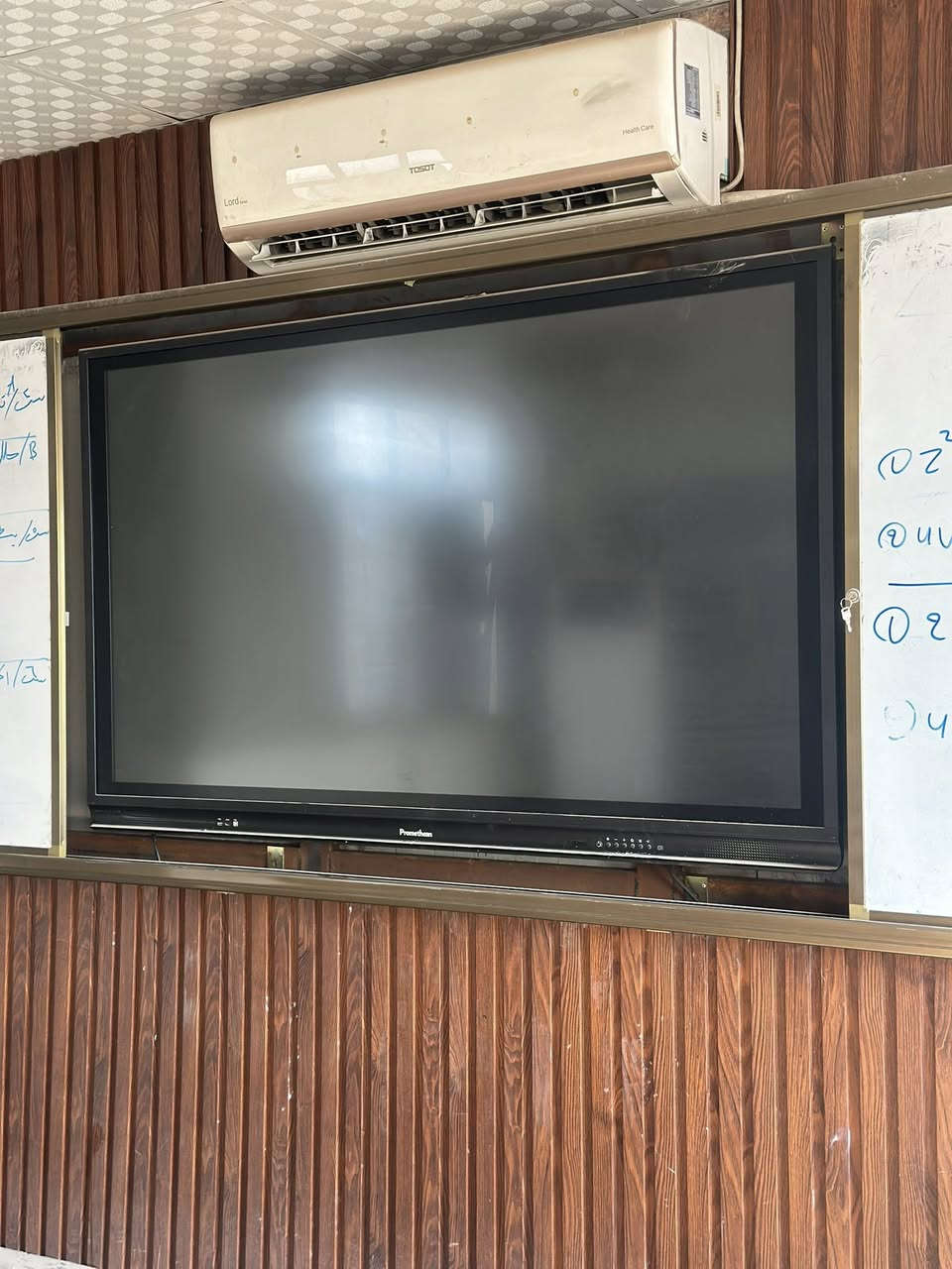 اثاث معهد للبيع ❤️
سبورة وايت بورد سلايت اربعة متر  مع سبورة ذكية حجم 76 عدد 2
ستيج قياس اربعة متر عدد 2 
رحلات تفصال قياس ١٢٠ سم ٣ نفر عدد ٢٠ رحلة 
ميز مكتبي ٣ قطع قياس ١٢٠ سم 
مكتبة 
ثلاجة كري قياس ١٦ قدم 
بغداد / العبيدي _ شارع الجامع 
للمعلومات والاستفسار ***********
