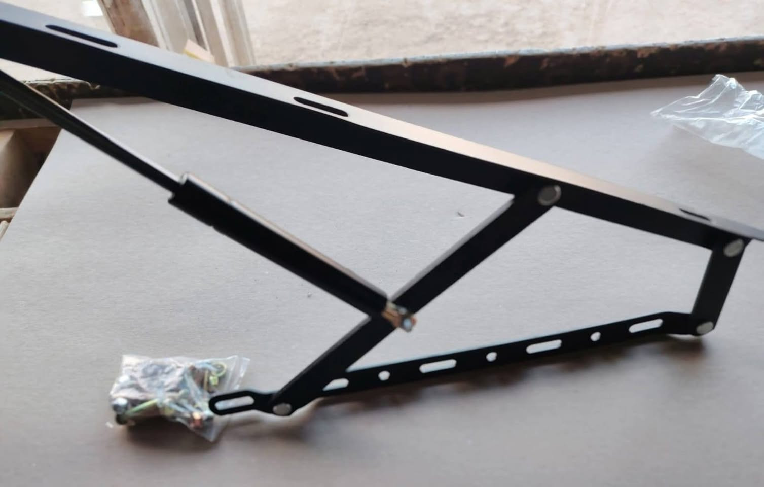 بسم الله الرحمن الرحيم نعلن لزبائننا الكرام عن توفر عكارب الابواب الكنتور التركي مع الجروخ اضافه الى جكات الجربايه وبقياسين ال60 سم والمتر. وكما موضح بالصور وللمزيد من الاستفسار   مراسله الصفحه او الاتصال على الرقم***********. واتس
