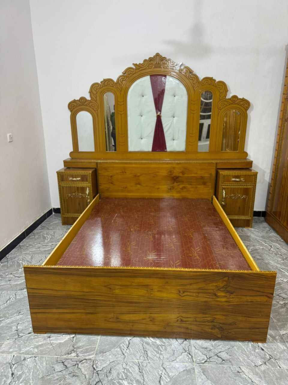 غرفة نوم جديدة غير مستخدمه
السعر بالخاص 
يوجد خدمة توصيل بغداد, العراق


**إذا كنت صاحب هذا الإعلان وتريد حذفه لأي سبب، رجاءا أرسل رسالة إلى الدعم الفني**