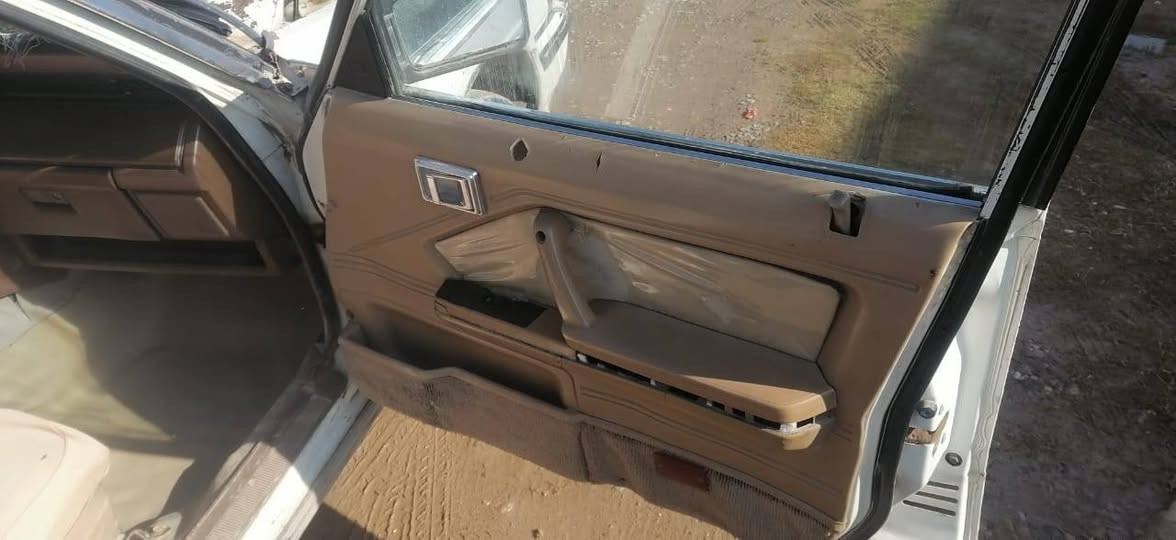 السلام عليكم سوبر 85للبيع
سياره صدر جديد تواير فوك النص عمر 
داخل جديد مثل ما موضح 
محرك وكير شرط تجي اتجيك
كهربايات ولكشر مثل ما موضح بصوره
رقم بغداد صدامي
***********

#ادمن
