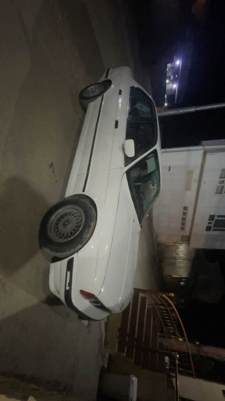 سلاوی خواله‌هه‌موولایك
Bmw1990 525 گیر عادی 
ئارم پلاستیكی سلیمانی به‌شه‌رت
4 جام كابرا
ناو جلد
تایه‌وویلی موشه‌به‌ك
ته‌قه‌وره‌قه‌و ئه‌كسلو گیرومه‌كینه‌ێ به‌شه‌رت 
تازه‌ بۆیاخ كراوه‌ 
35 گه‌لاو معامله‌یه‌ كه‌م 
***********

