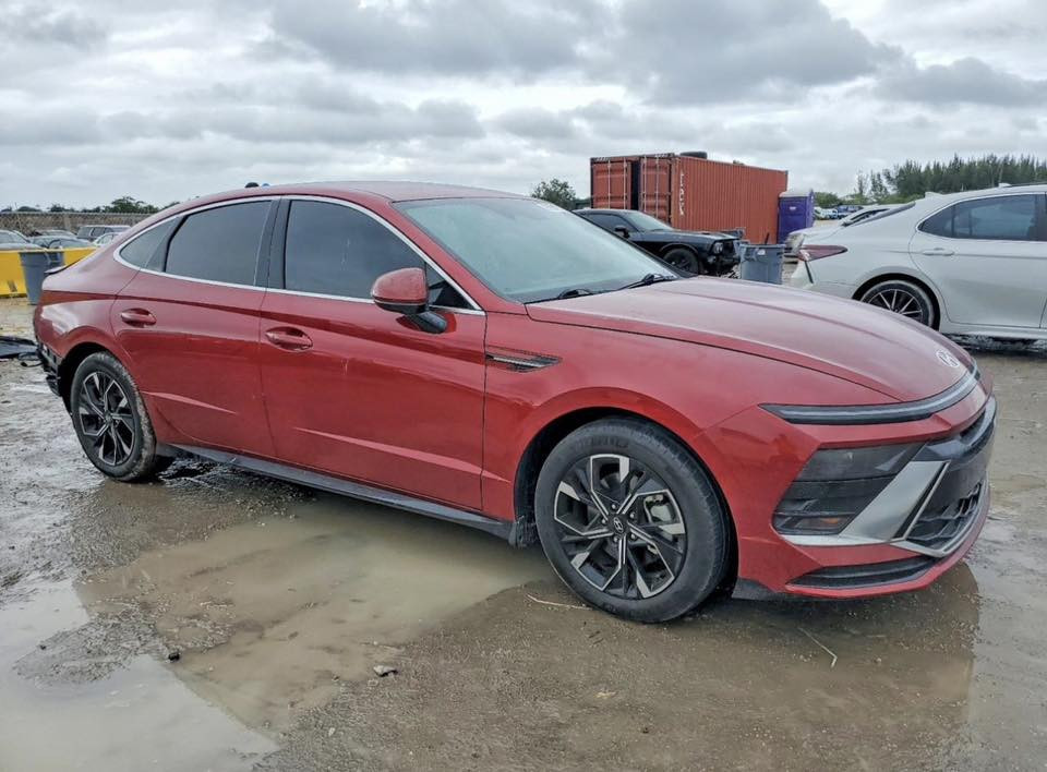 سوناتا 2024
حادثها خفيف حيل بدون دواخل بدون شاصي بدون ايرباك
ماشية ٢٦ الف السيارة شغالة وتمشي 
 واصل مصلح  كامل بدون رقم ١٧٥ ورقة وبيها مجال
تكلفة الرقم ١٢ ورقة 
مدة الوصول شهر الى دهوك 
***********
