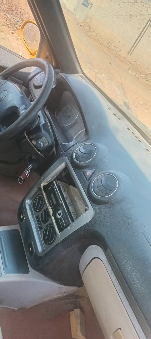 جيلي سي كي 2013رقم الماني بدون تحويل مكينه وكير واكسن مكفولات وتخم تاير سياره جاهزه لشارع اتعهد سرقه وعشائر  السعر ١٢ وبيها مجال قليل العنوان بغداد ***********
