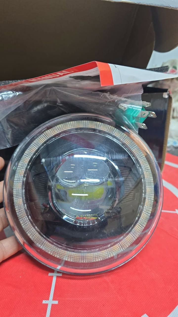 السلام عليكم 
زوج مازدات LED وكالة اصلي رانكلر للتحديث   
نضام عدسة اضاءة مرعبة جدًا 
اربعة حركات ولونين (عالي،ناصي،اشارة،سكن) 
متوفر زوج واحد فقط ((سعر مناسب جدا))
 ***********
