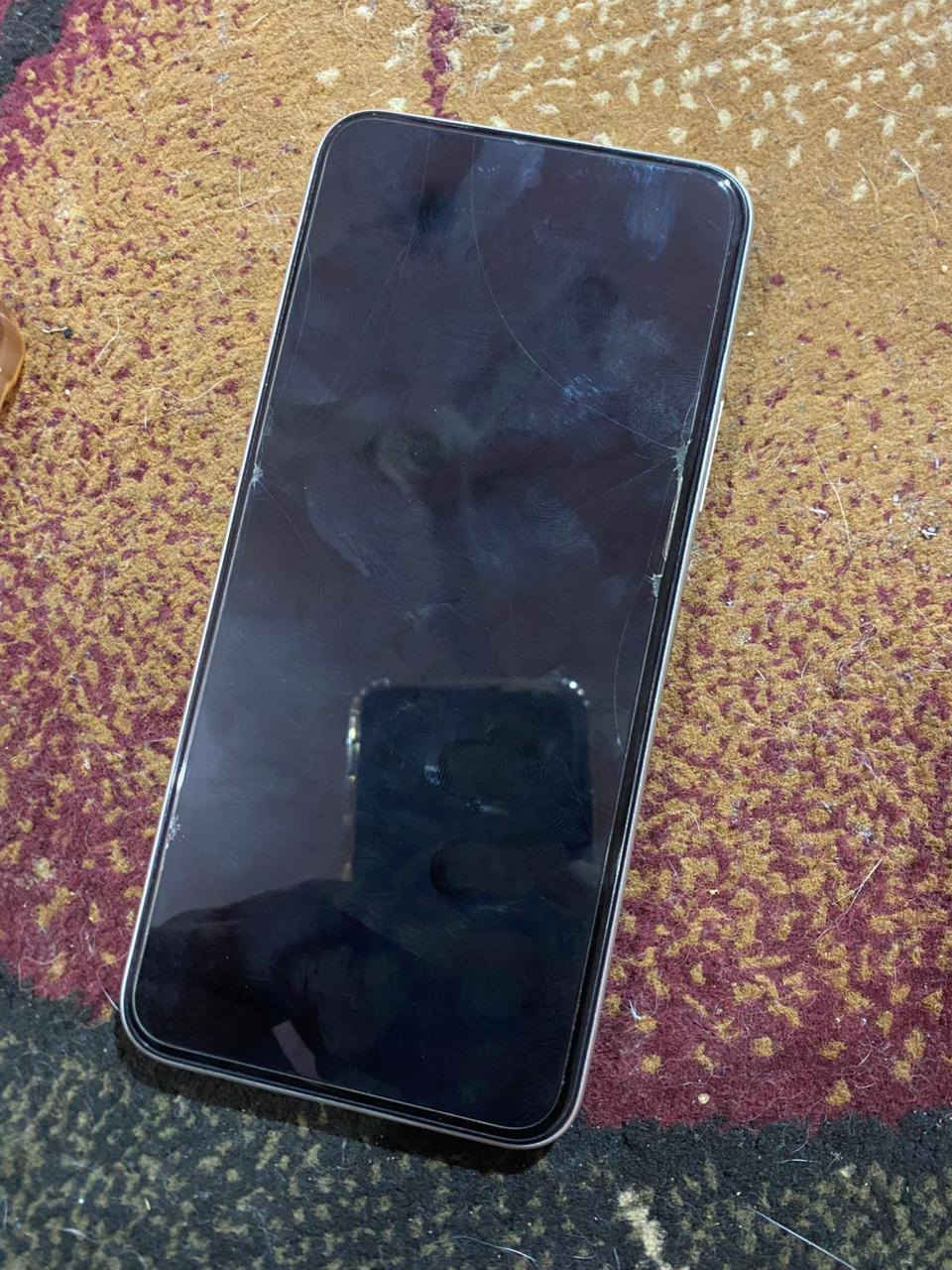 السلام عليكم جهاز جي تاب نضيف مجرد اللزگه مشرگه  مستخدم شهر ونص بدون كامرات السعر 140 وبي مجال ذاكره 256 
للاستفسار الاتصال على الرقم ***********
او مراسلتي خاص
