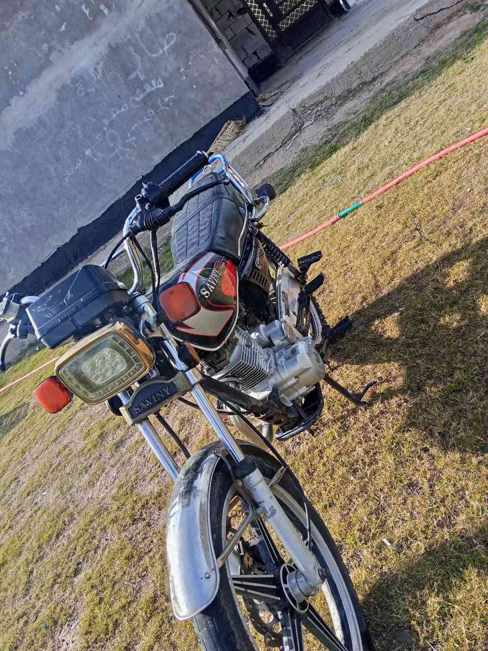 للبيع 
425 وبي مجال 
0787 830 1733
