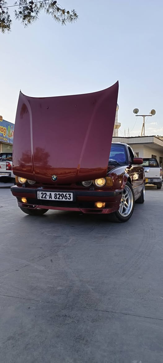 BMW 1991 
ئۆتماتیک
 ویل ئێم
سڵایت 
مەکینە 530 دەبڵ دیجیتاڵ
سەنەوی بە سەرچووە 
تەنها لێدراوییەکی چاملغی دواوی هەیە

سعری 70 مەجالێکی کەم

*********** واتساپ و ڤایبەێ
*********** شمشمل, السليمانية
