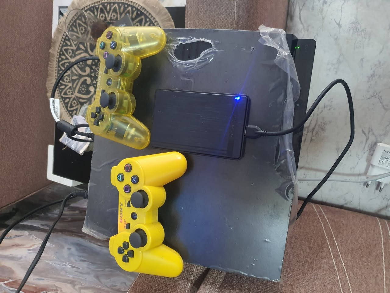 بلي 3  سلم باله مهكر مع هارد خارجي كامل ملحقاته جوزتكات جديده عدد٢ السعر ١٢٥ موبايل *********** واتساب
